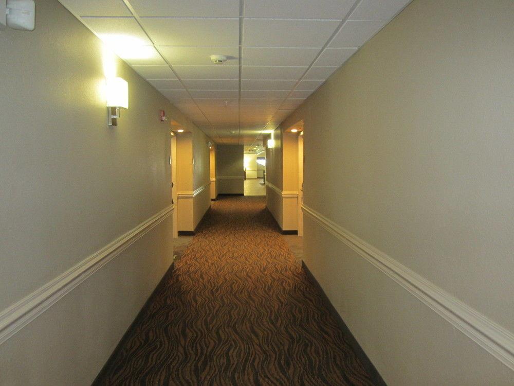 Hotel Clarion Pointe Albemarle Exterior foto